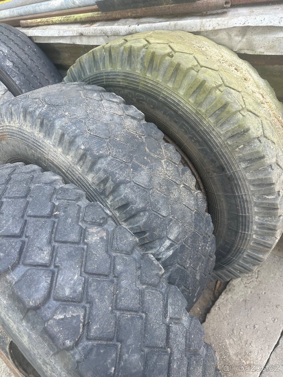Pneu 11.00 r 20
