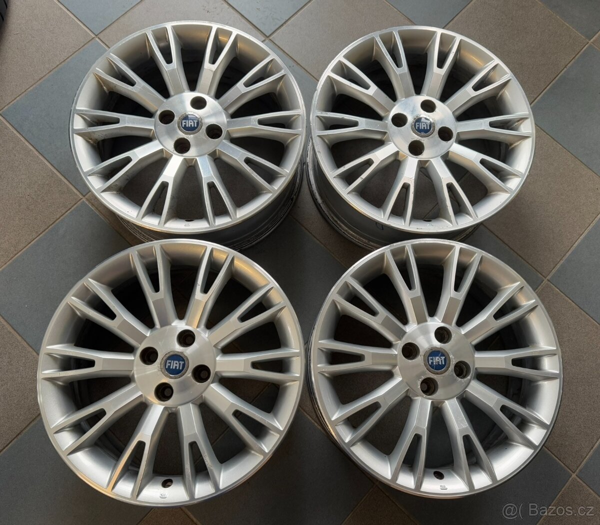 originální alu kola Fiat 17", rozteč šroubů 4x100