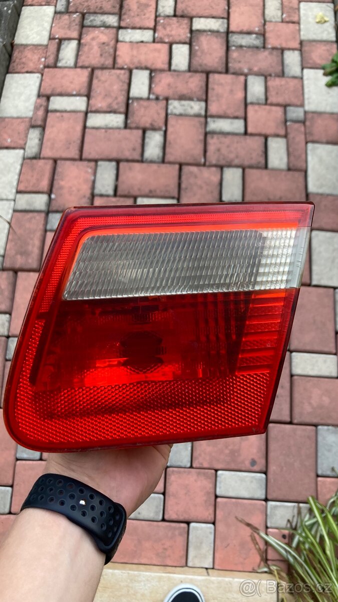 Bmw e46 kombi, pravé zadní mlhové světlo