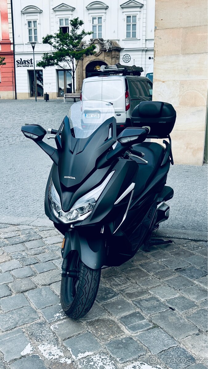 Honda Forza 350