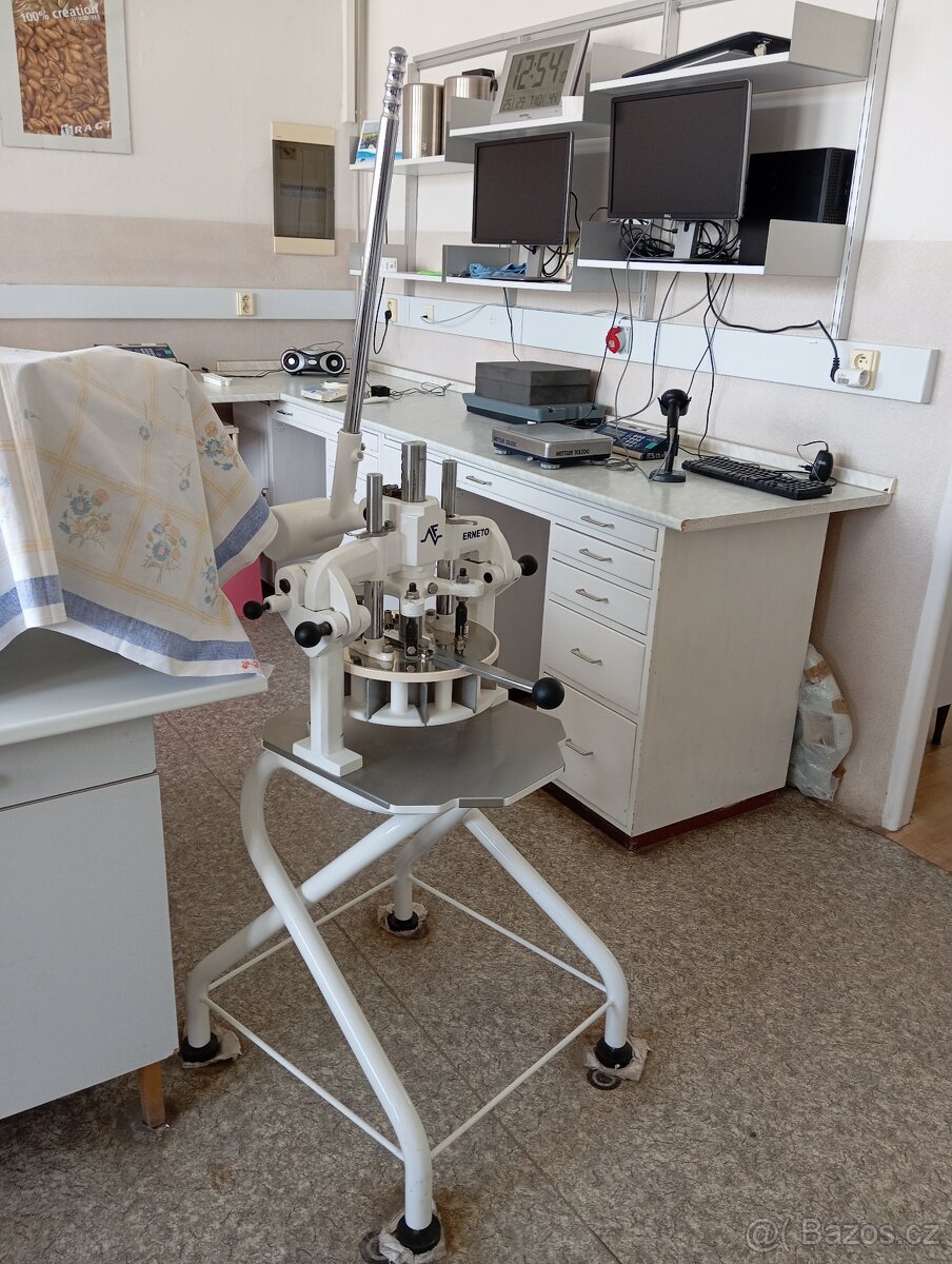 Ruční dělička těsta FERNETO DMF315