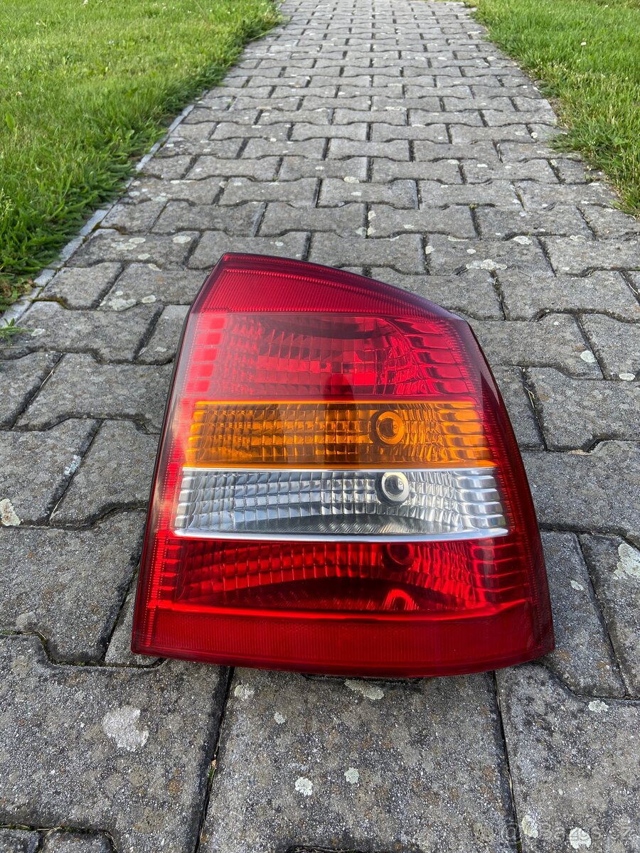 Zadní světlo Opel Astra G