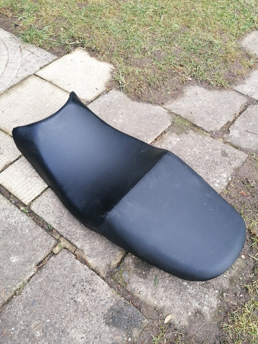 Snížené sedlo SUZUKI GSF600 / GSF1200