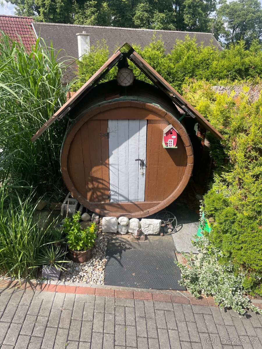 Obytný sud upravený- vhodný na zahradu