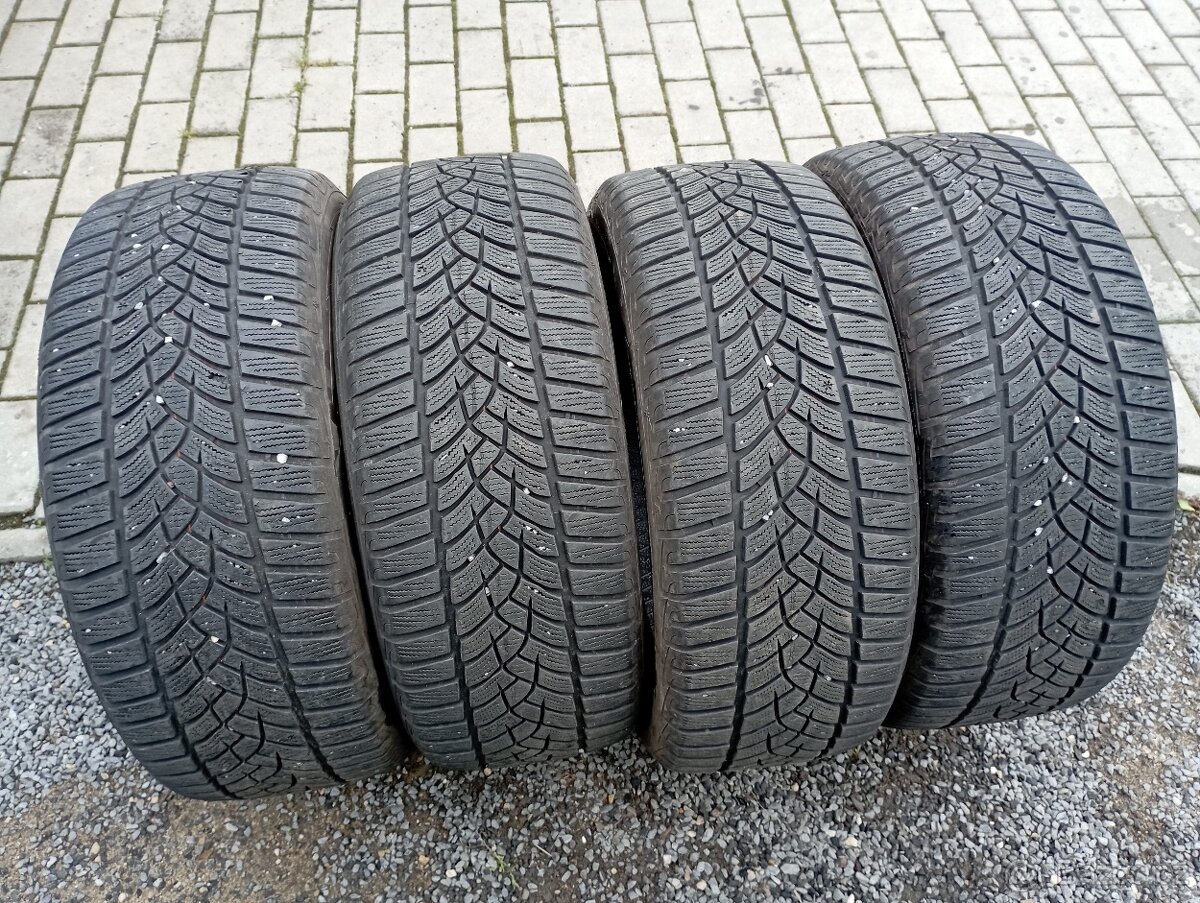 215/50/17 zimní pneumatiky Goodyear