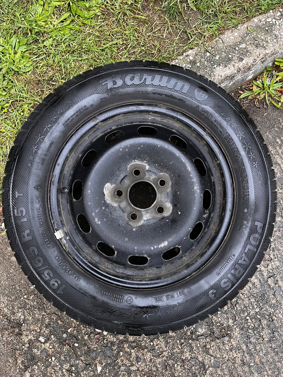 4x pneu 195/65 R15 disk 6Jx15 ET 52,5