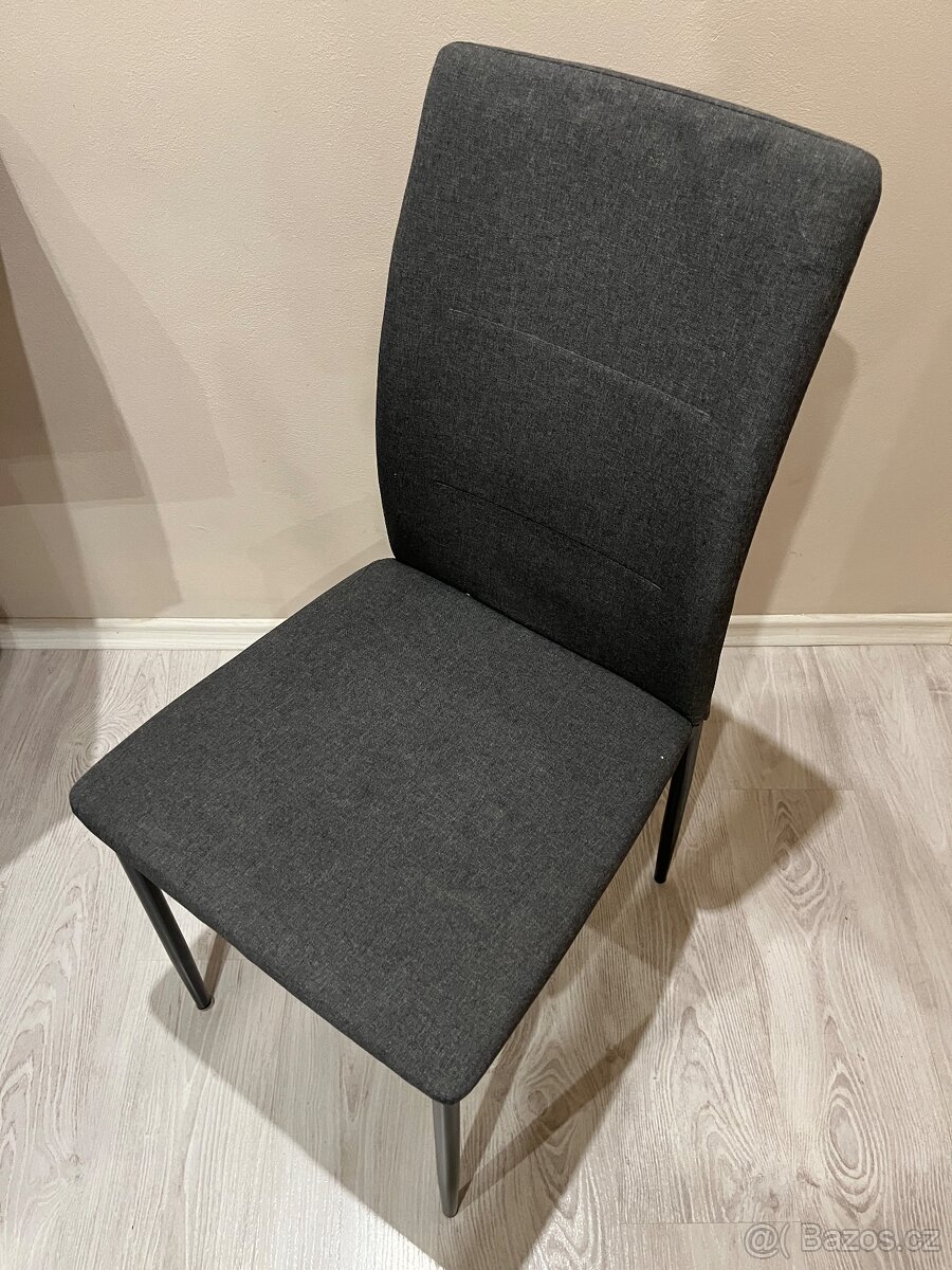 2 jídelní židle