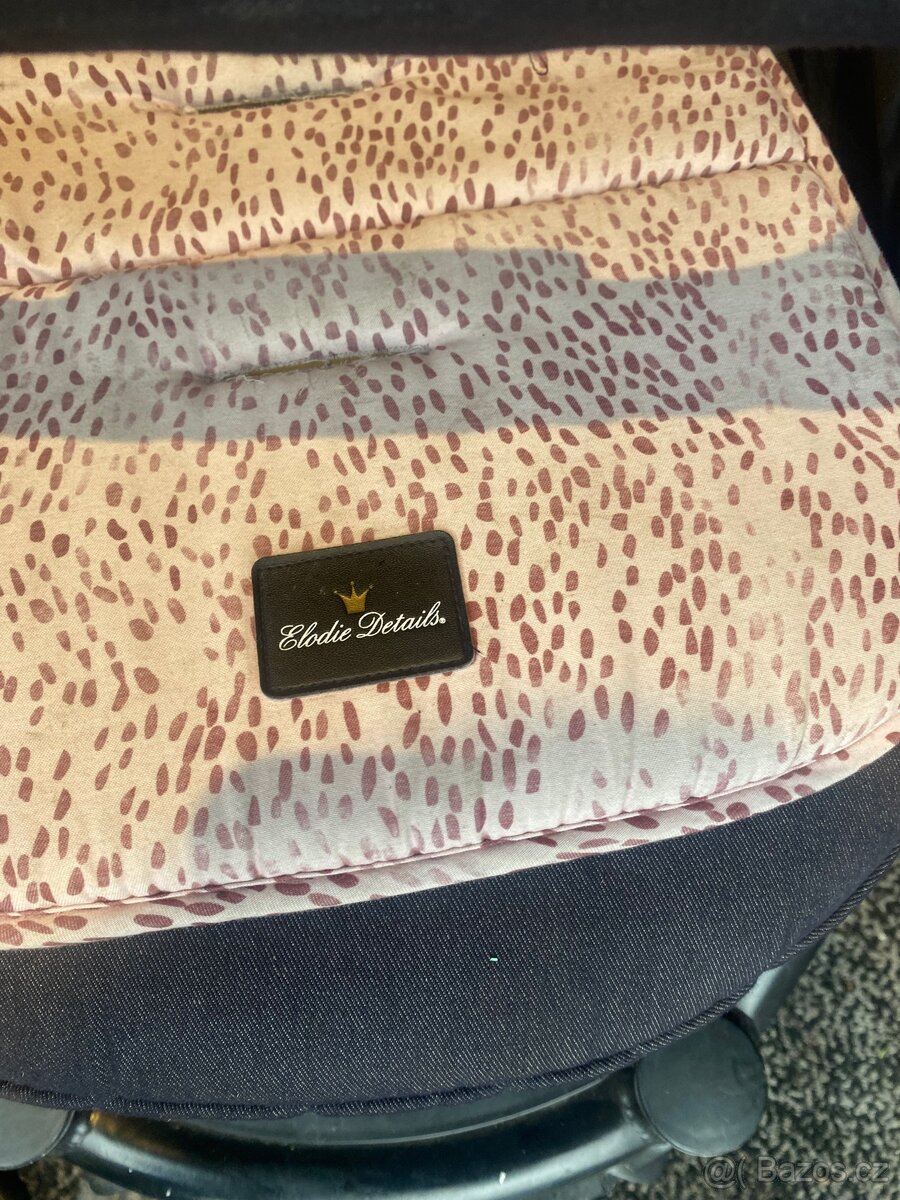 Sportovní kočárek