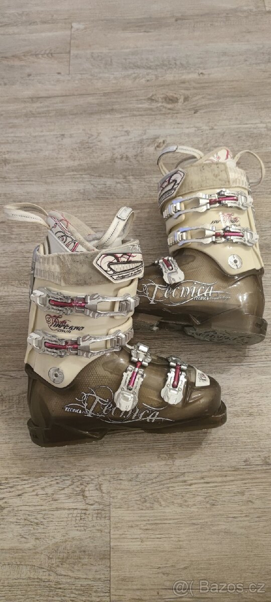 Lyžáky dívčí/dámské