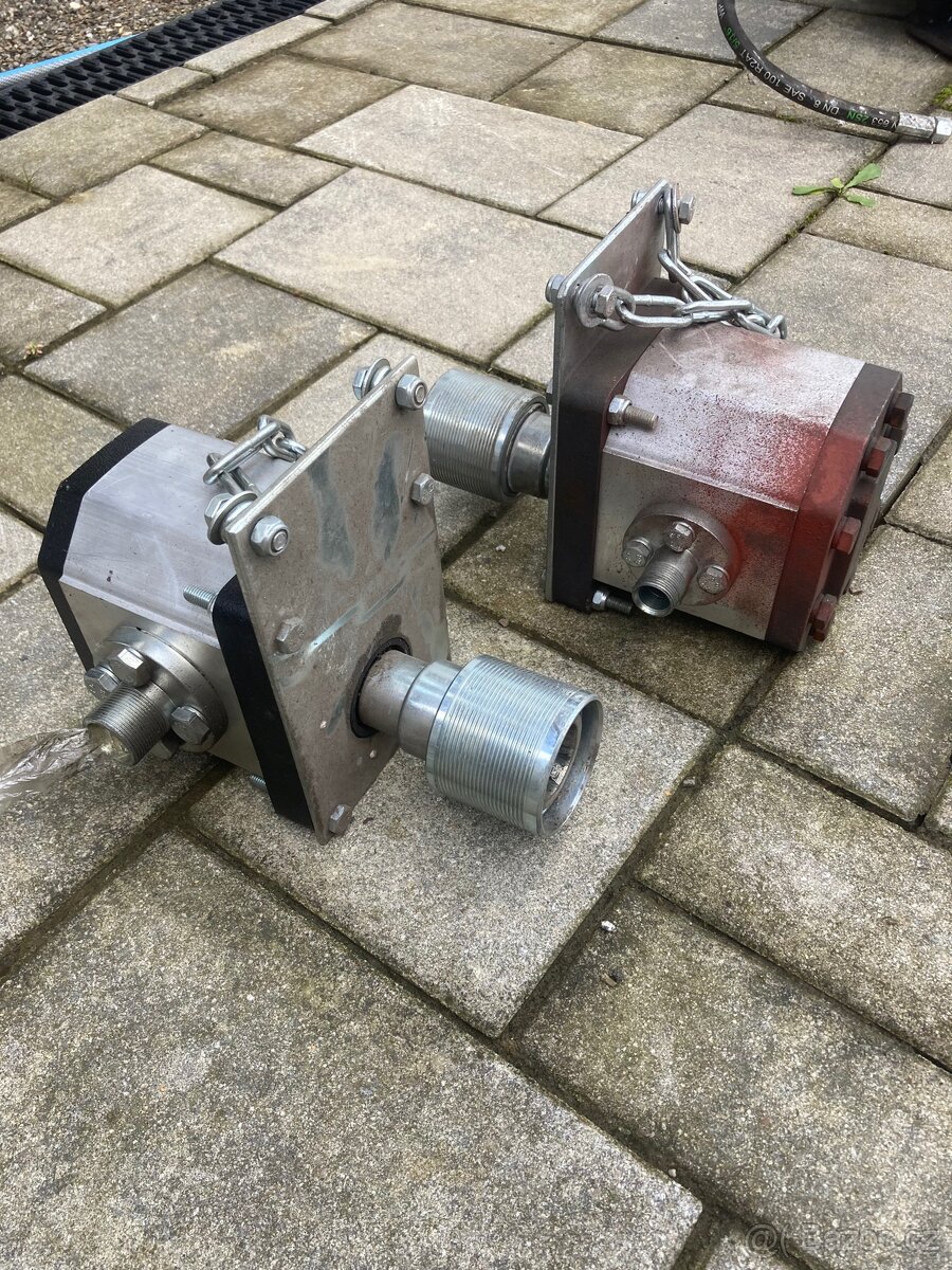 Hydraulické čerpadlo s rychlospojkou na kardan