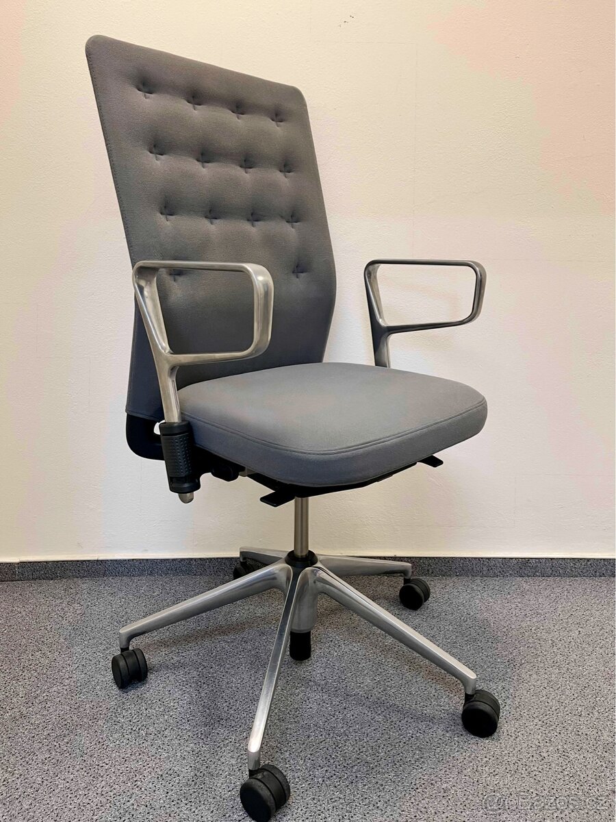 designová kancelářská židle Vitra ID Trim - top stav
