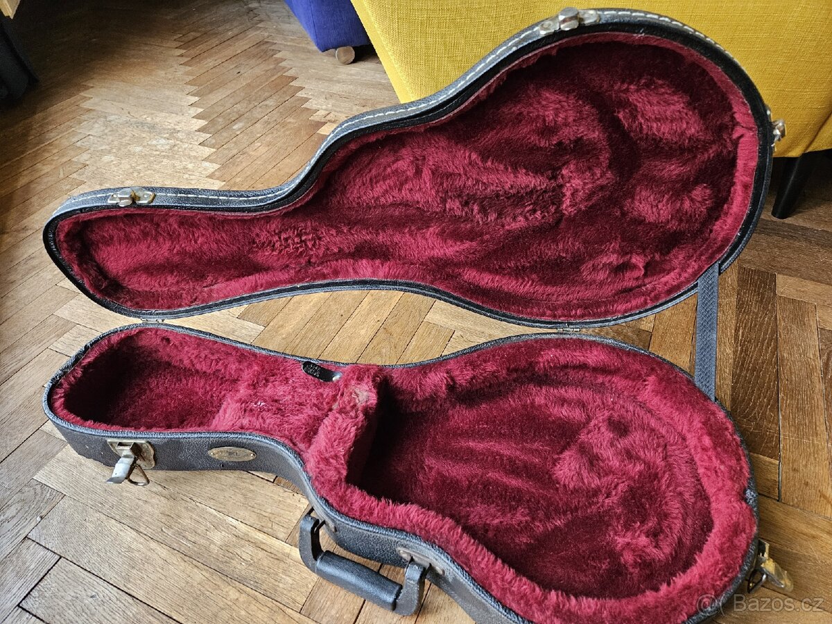 Pouzdro na mandolinu, značka. TKL