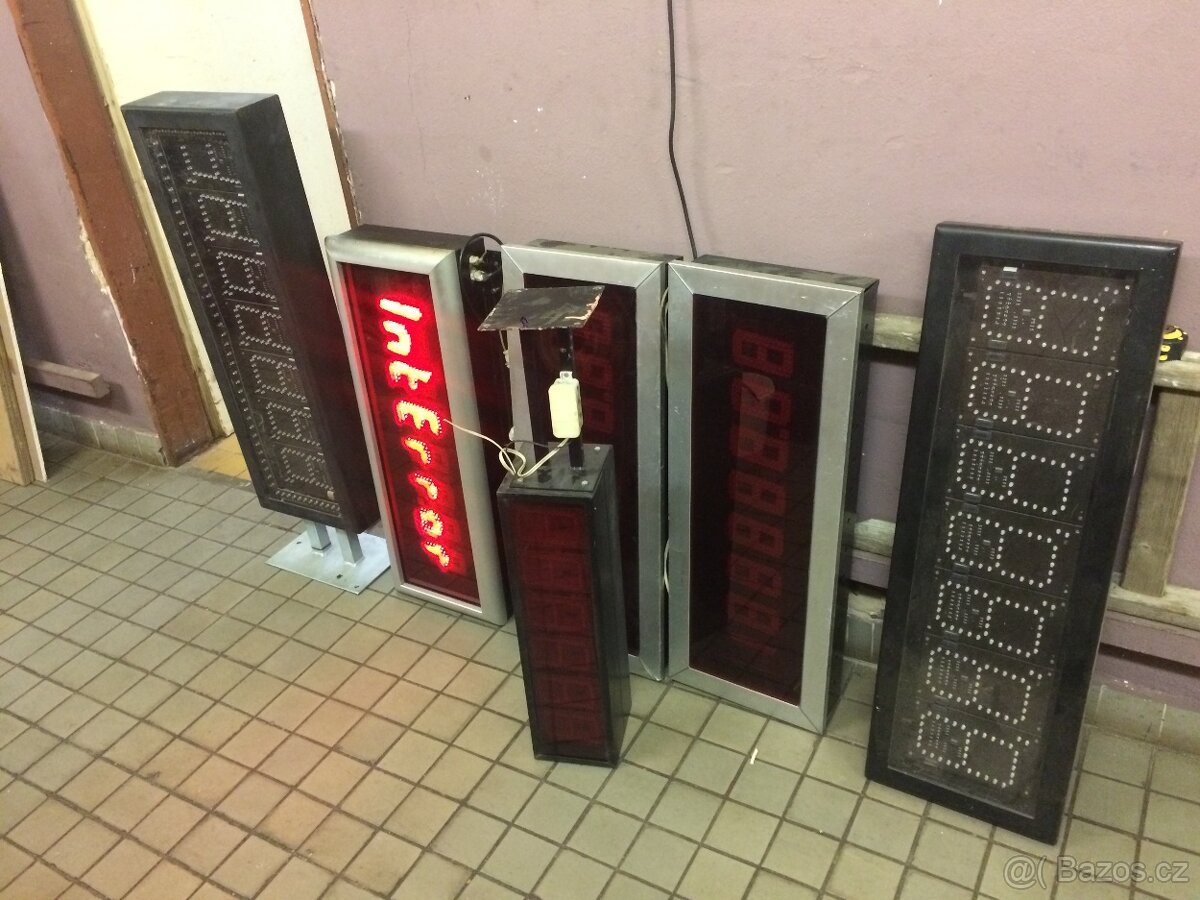 Číselný LED panel – řádek - segmenty