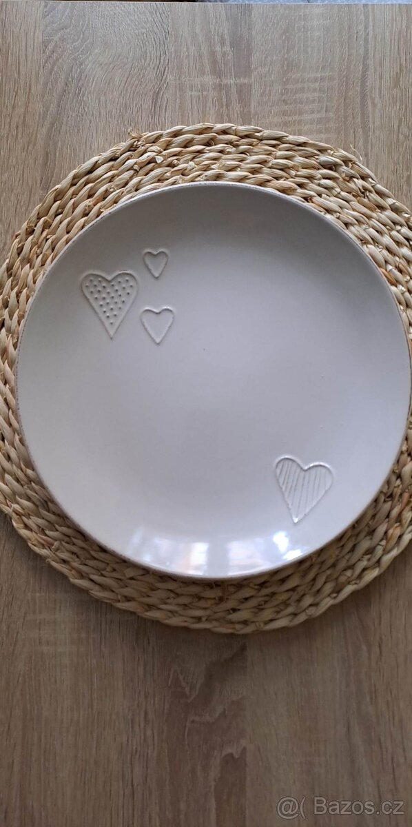 Porcelánový talíř