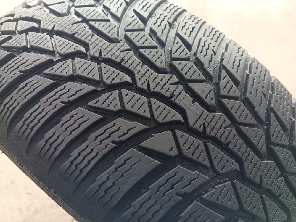 215/60 R16 NOKIAN (0919)