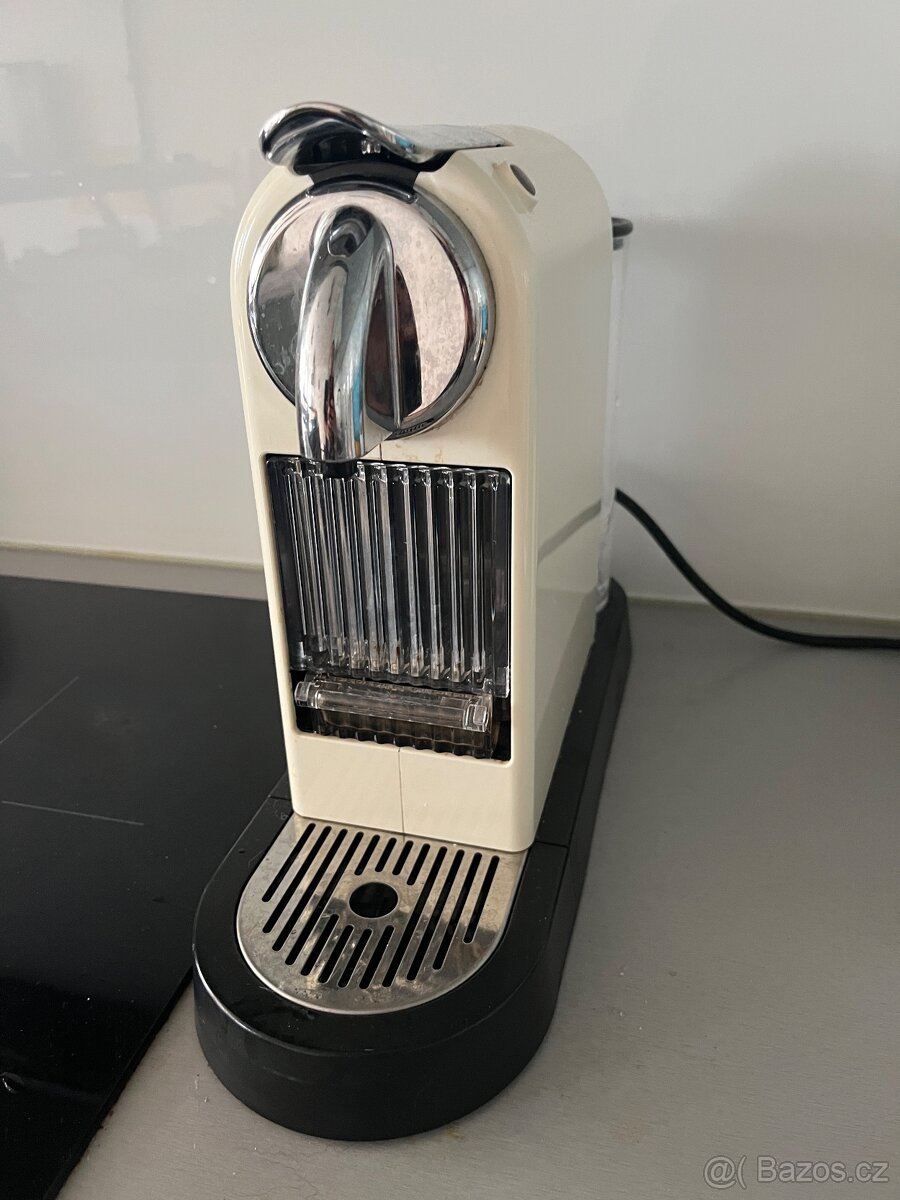 De'Longhi Nespresso Kávovar na kapsle
