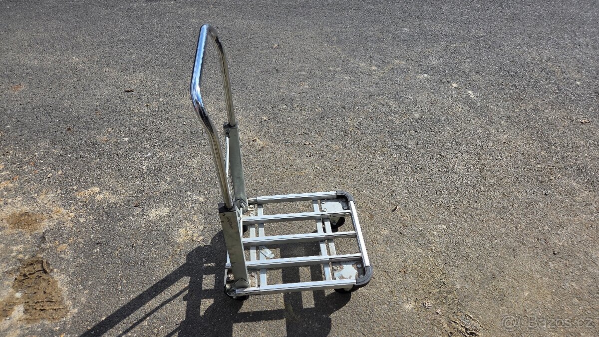 Víceúčelový plošinový vozík