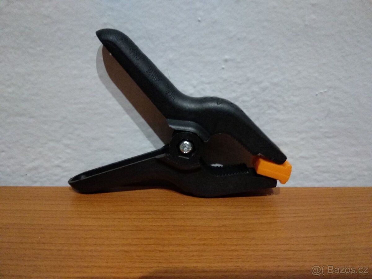 Vybavení po 3D tiskaři a modeláři