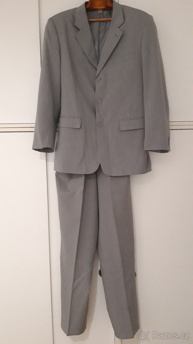 Pánský oblek-světle šedý s proužkem