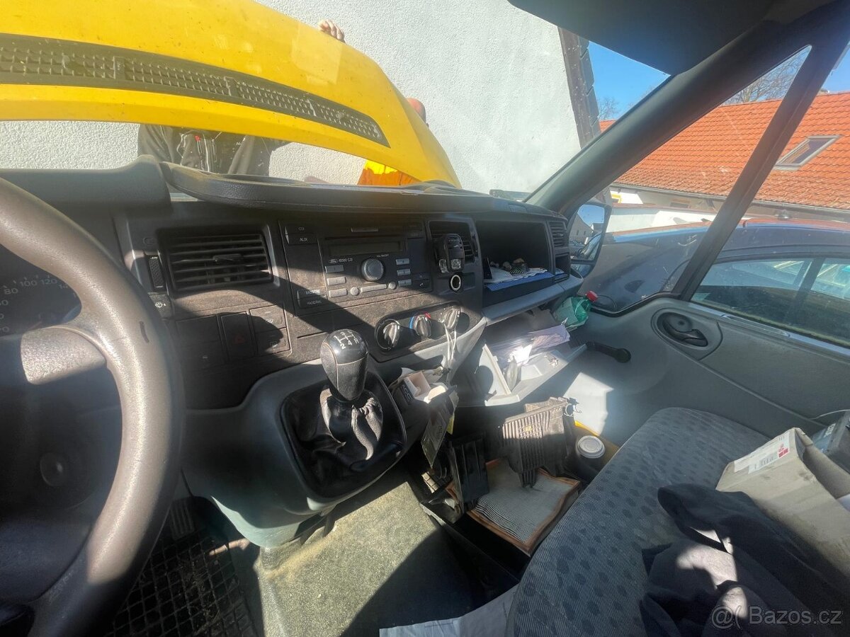 Automobil FORD TRANSIT 350L FSG6