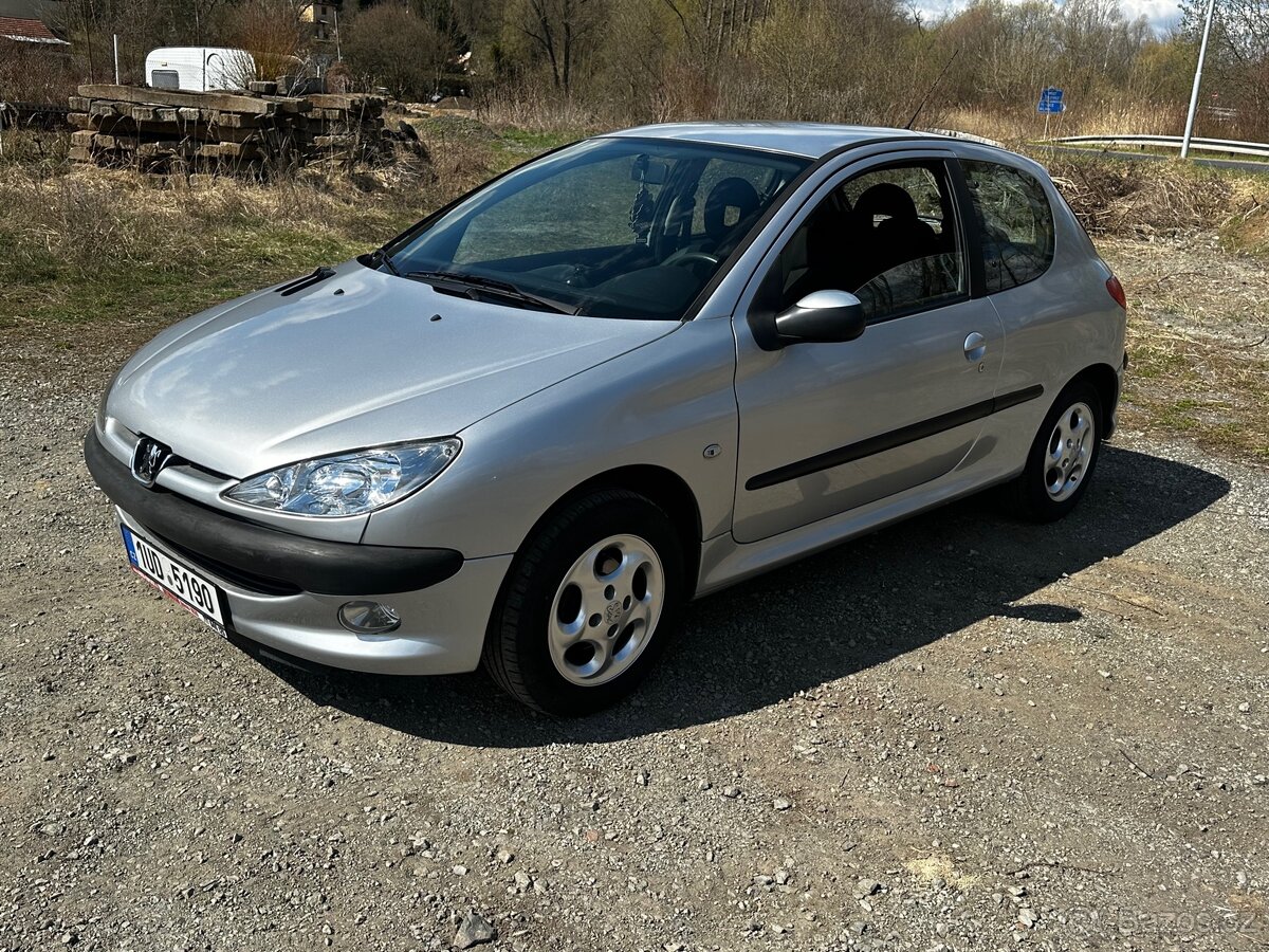 Peugeot 206 1.4i, r.2007, rozvody, pěkný stav