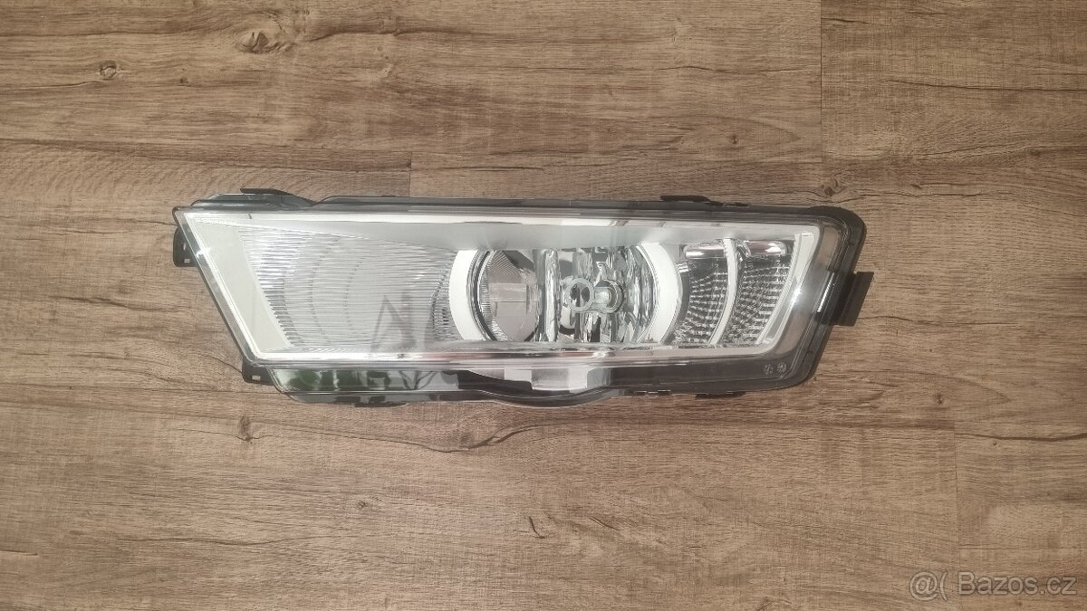 Śkoda Rapid 5JA941699B mlhovka LED s denním svícením