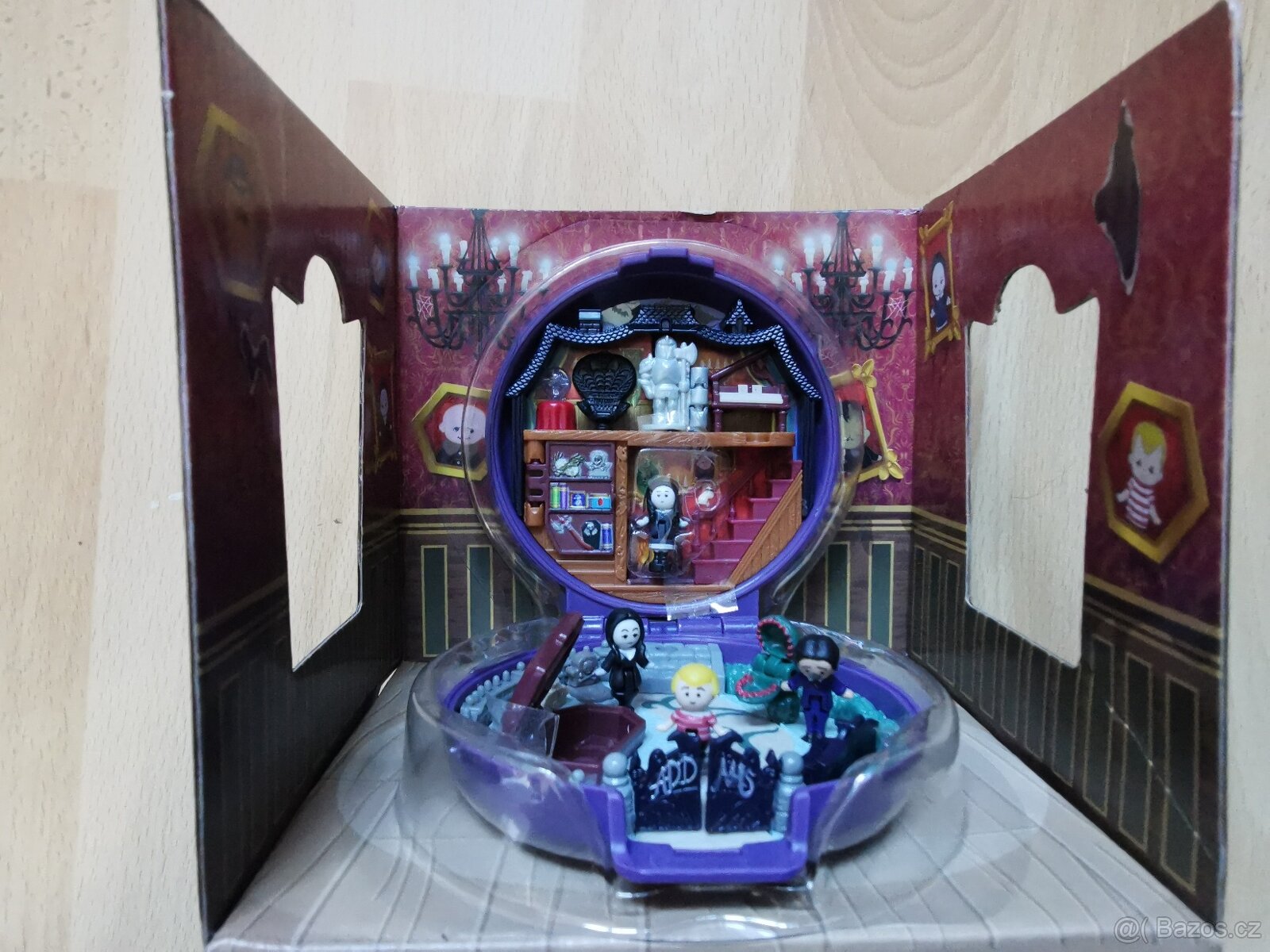 Polly Pocket Sběratelský Playset The Addams Family Compact