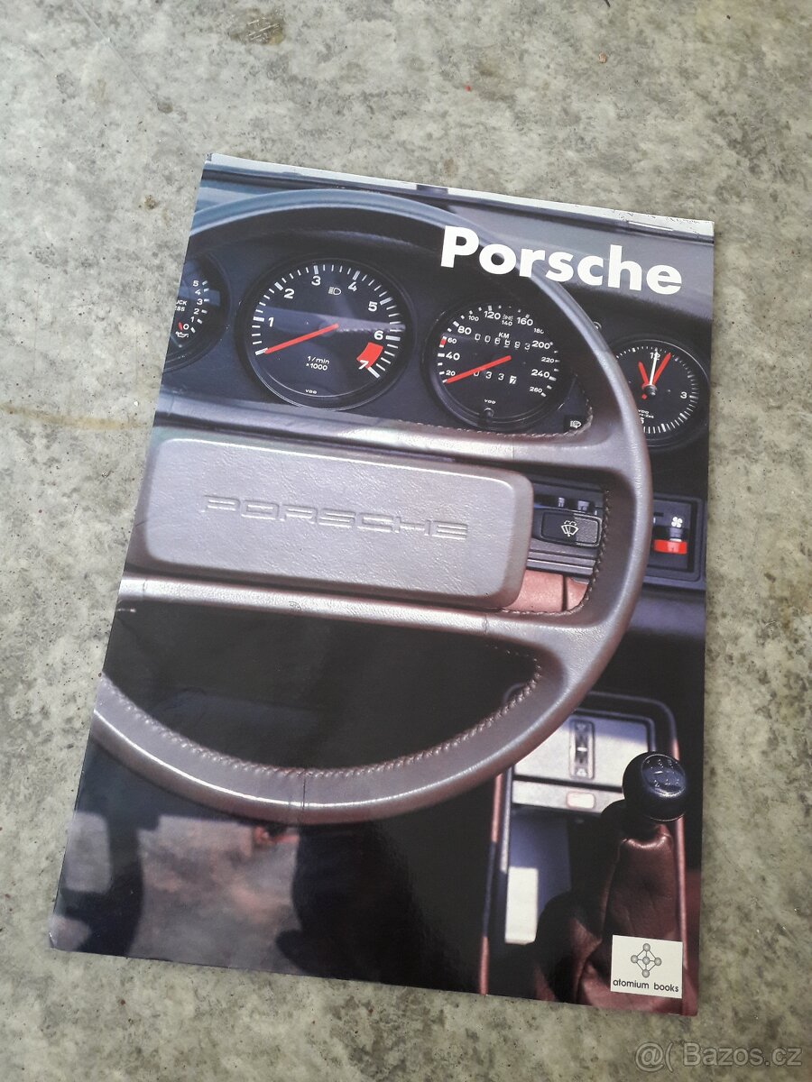 soubor velkoformátovych fotografií Porsche