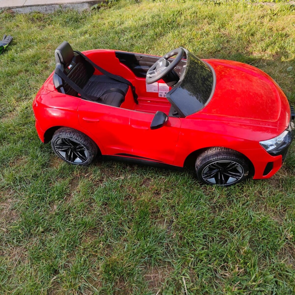 Dětské elektrické auto Audi RS e-tron GT – jako nové