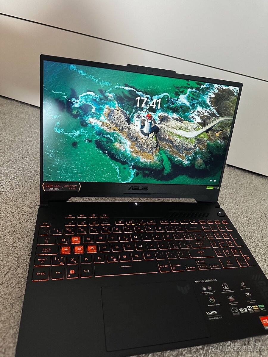 ASUS TUF A15, RTX 4070, Ryzen 9, 16GB RAM + nabíječka rychlá