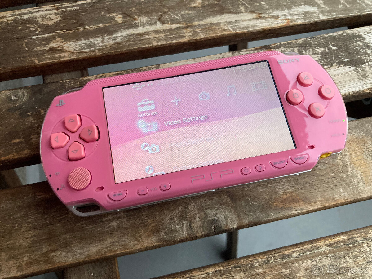 PSP v ružové barvě PSP v ružové barvě
