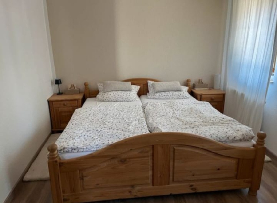 Kompletní ložnice z borovice,4730