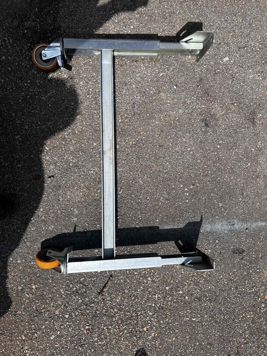 Sojny pod stůl s kolečkem s brzdou