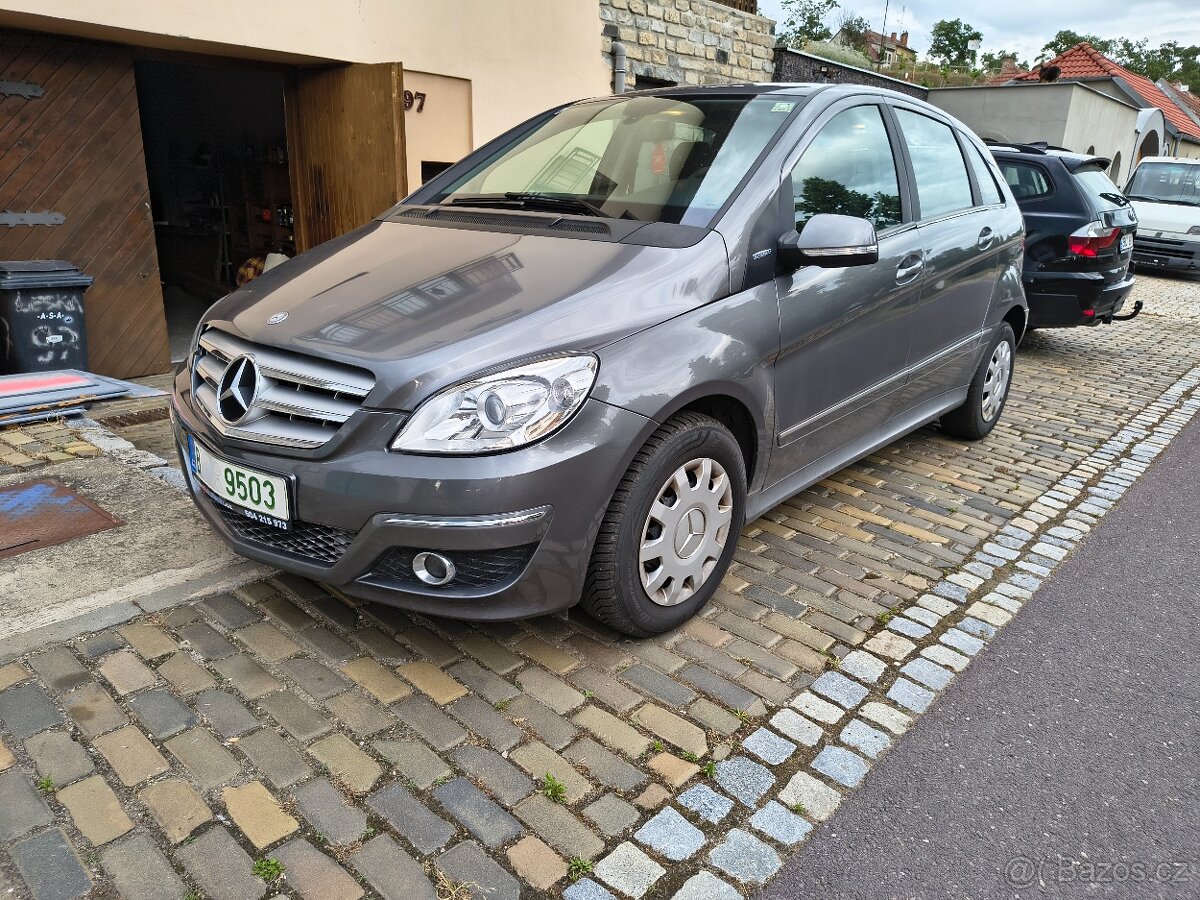 Mercedes B 160 benzín 70kw r.v.2011