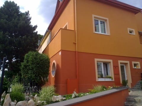 Byt 1KK v RD 42m2 s predzahradkou