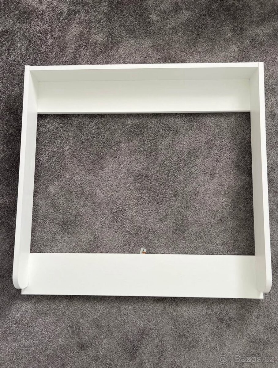 Přebalovací pult IKEA s podložkou