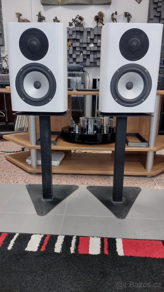 Biele reproduktory + stojany a reprokábel