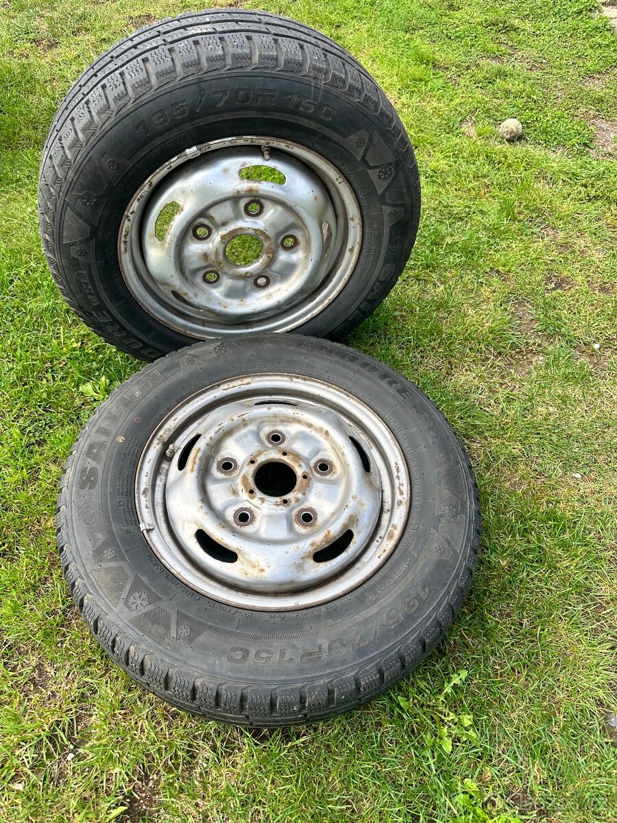 Prodám 2x kola na Ford transit