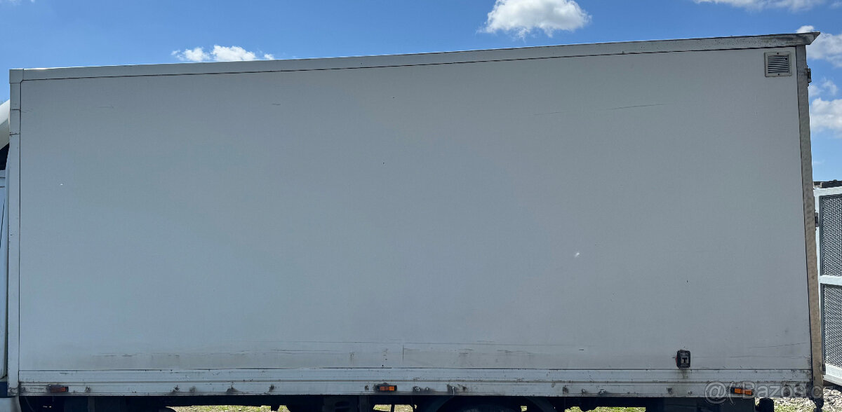 Skříňovou nástavbu izotherm