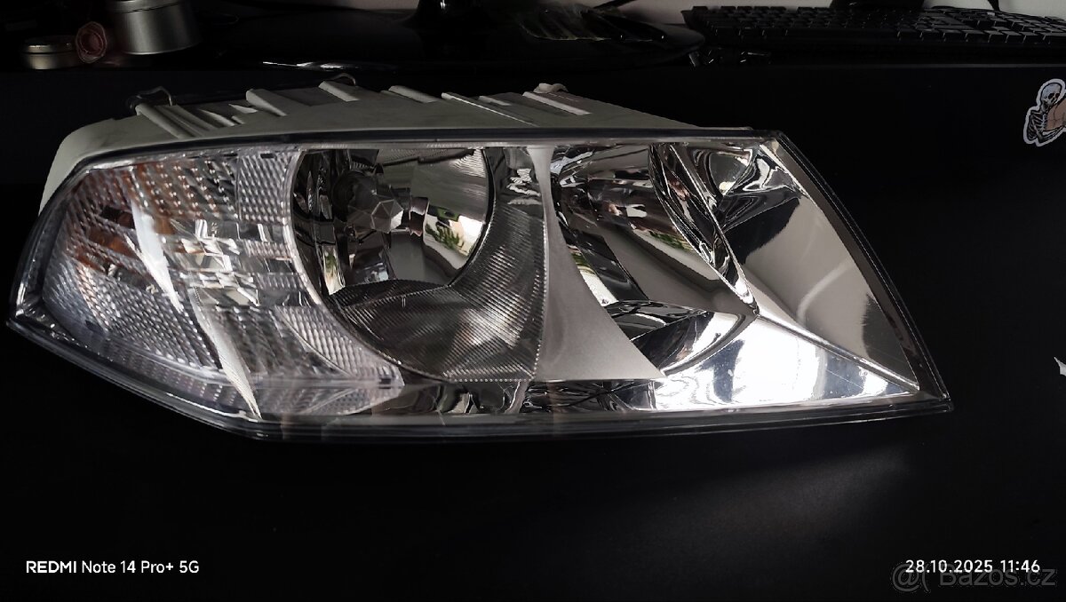 Origo Přední pravé světlo škoda Octavia 2