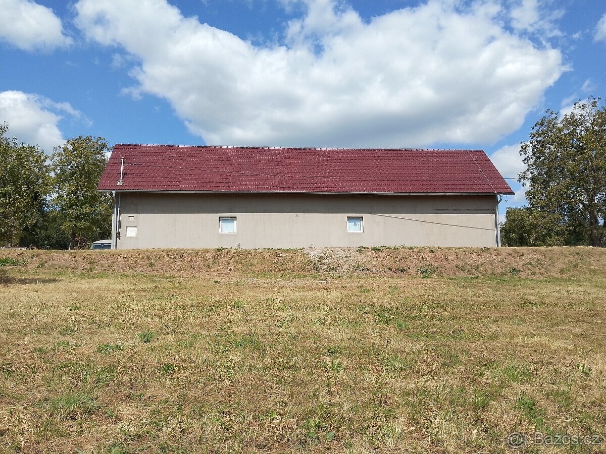 PRONÁJEM ZEMĚDĚLSKÉ STAVBY SKLADU HALY SE ZAHRADOU