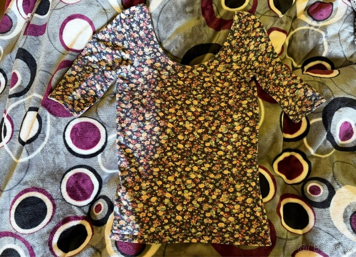 Trička a tílka 19ks velikost S celek