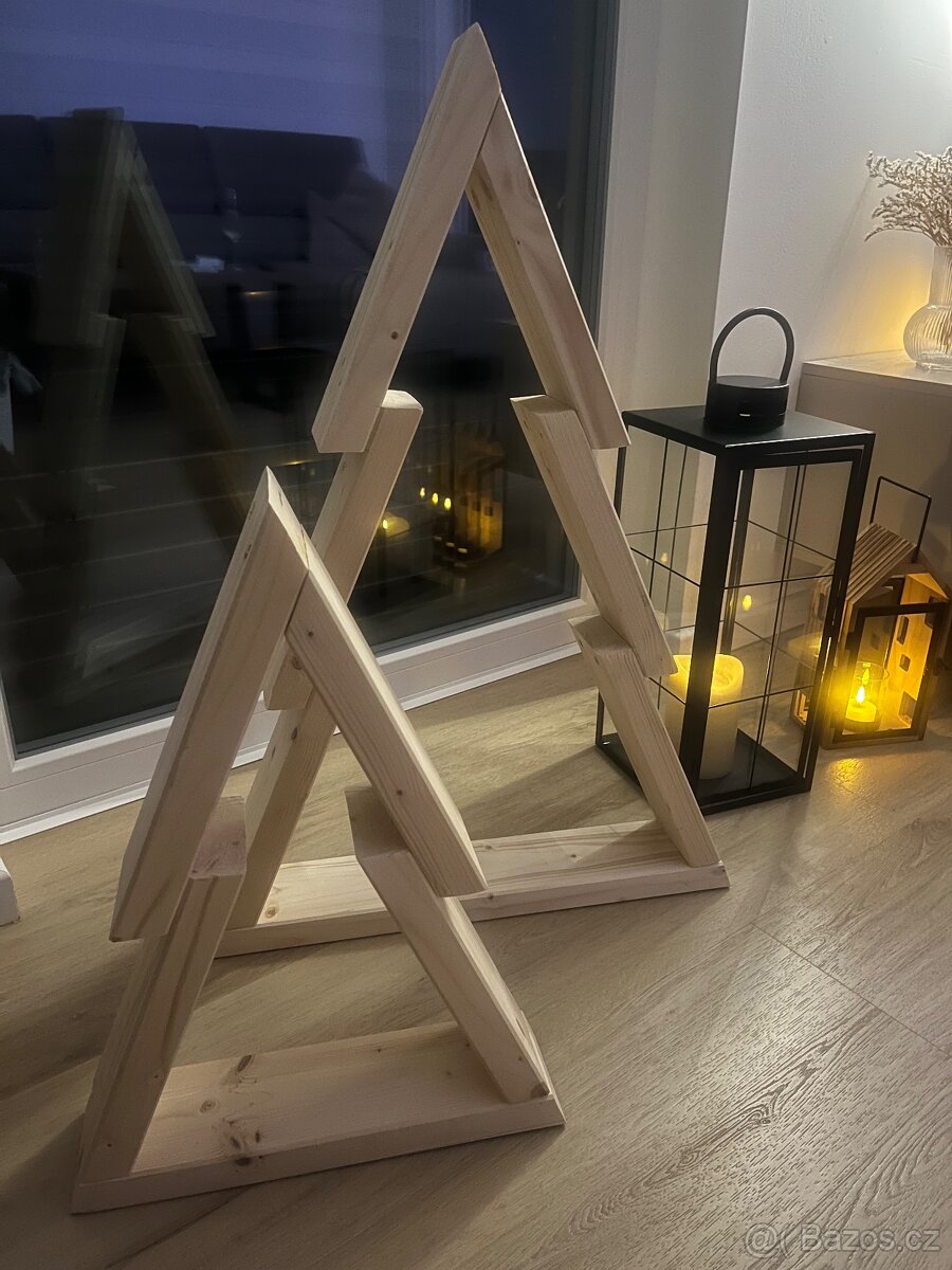 Dřevěný vánoční stromek