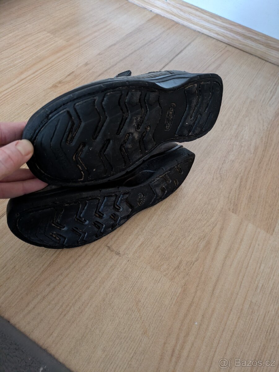 Kotníkové boty Keen Hikeport vel 37