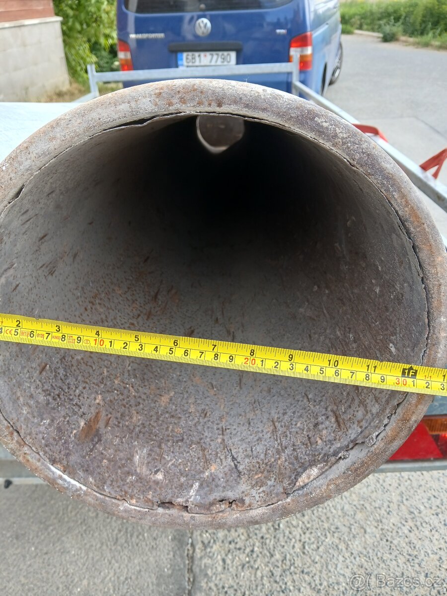 Potrubí pro shoz suti