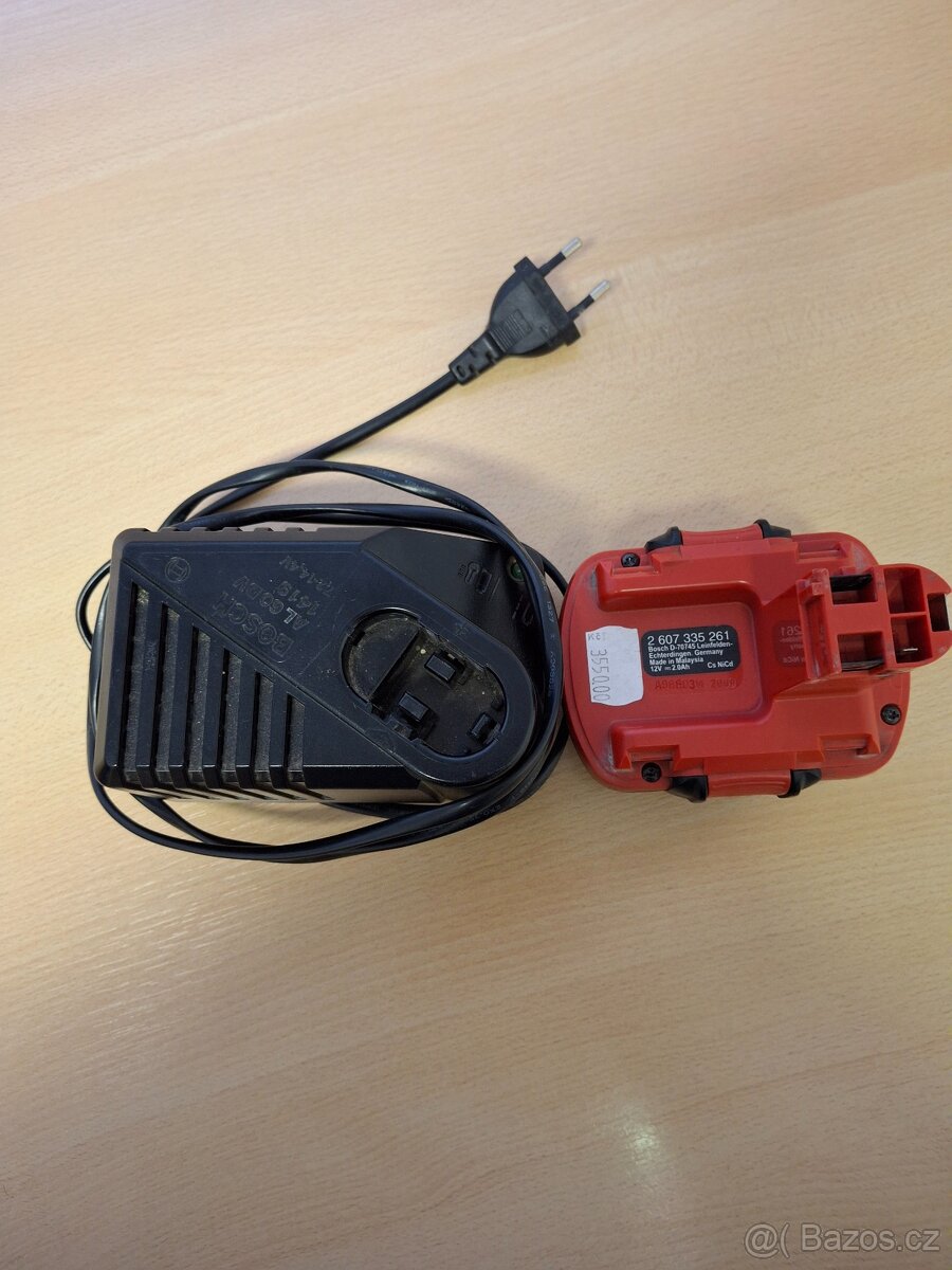 Aku vrtačka Bosch baterie a nabíječka