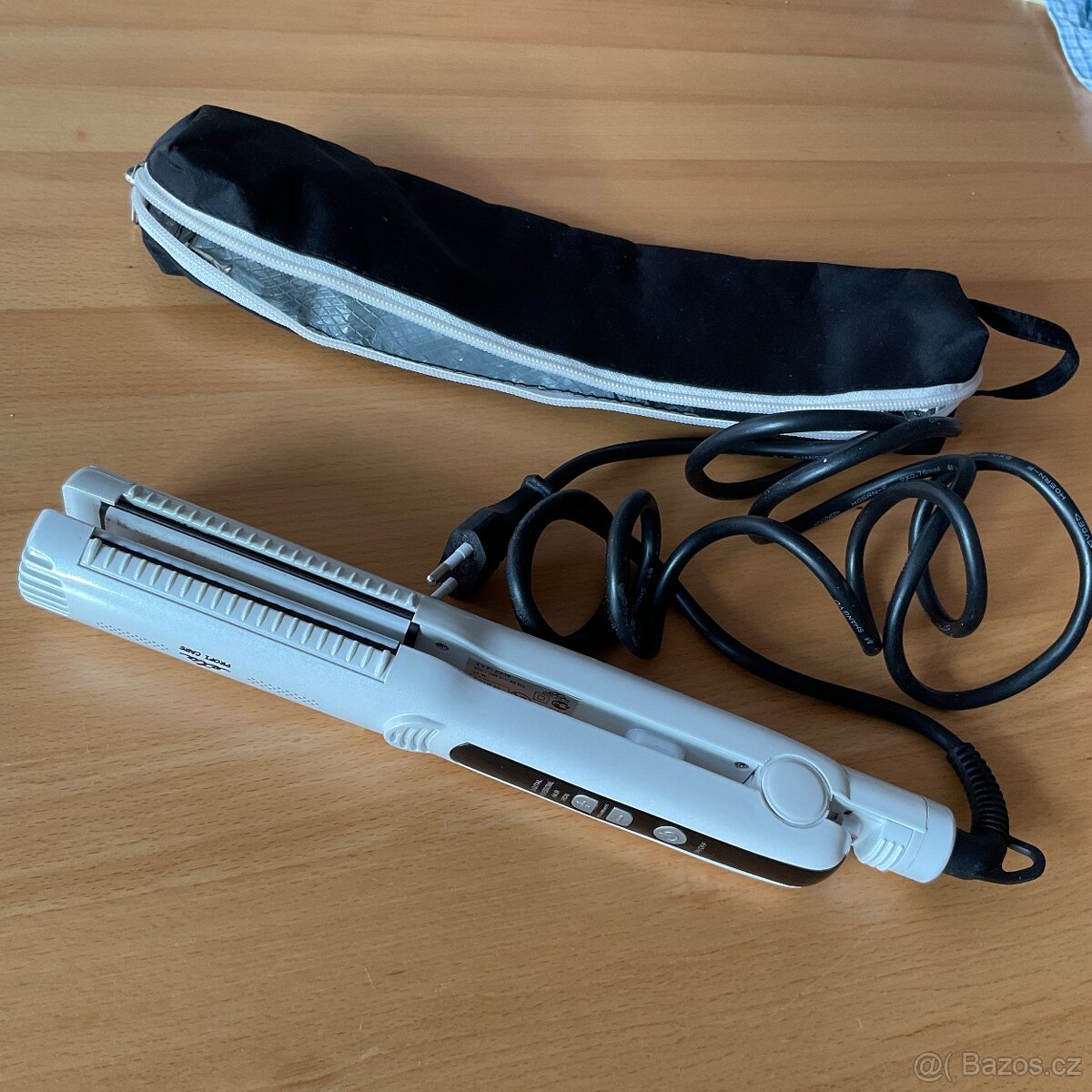 Žehlička na vlasy Eta