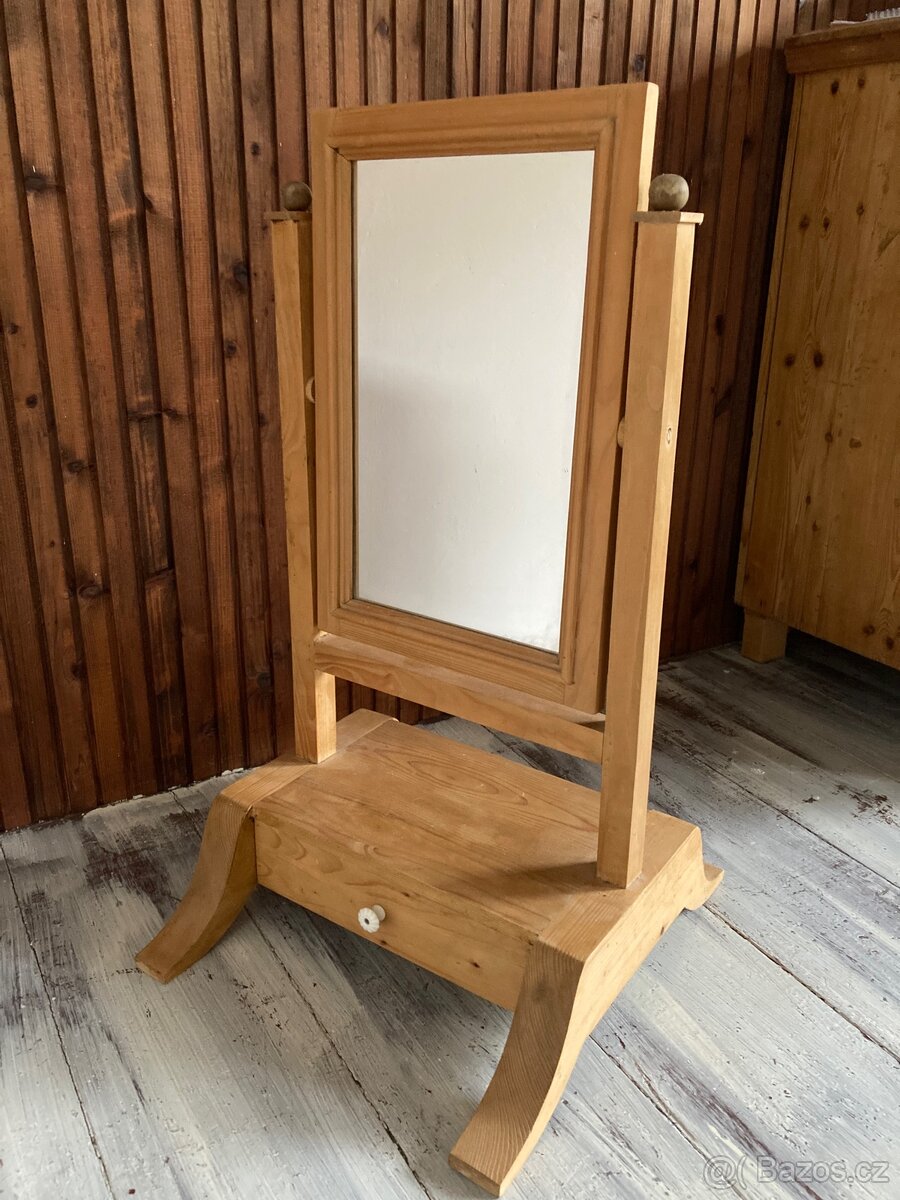 dámská toaletka/toaletní skříňka