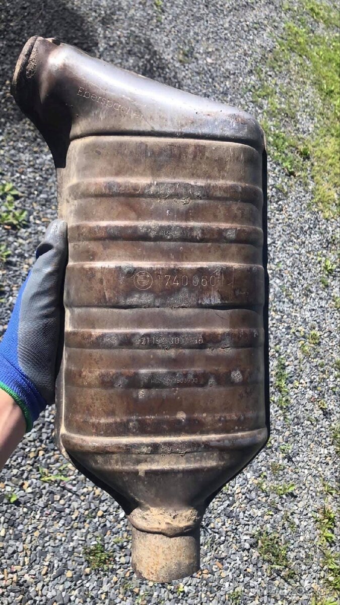 Koupím katalyzátor bmw e39 520i,523i