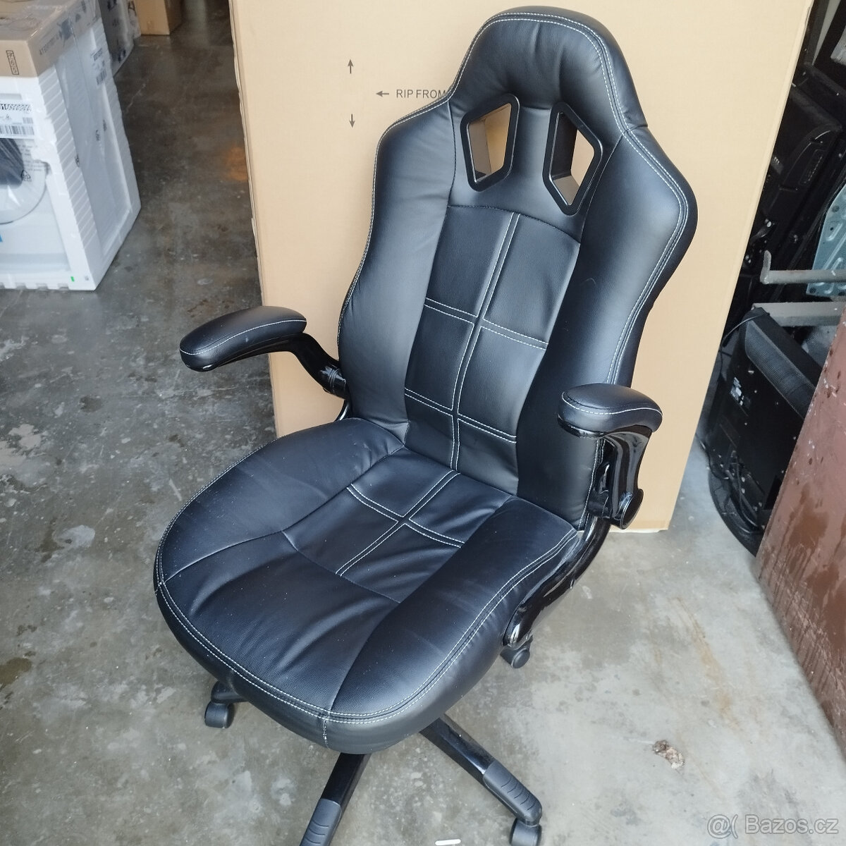 Herní křeslo nebo k psacímu stolu